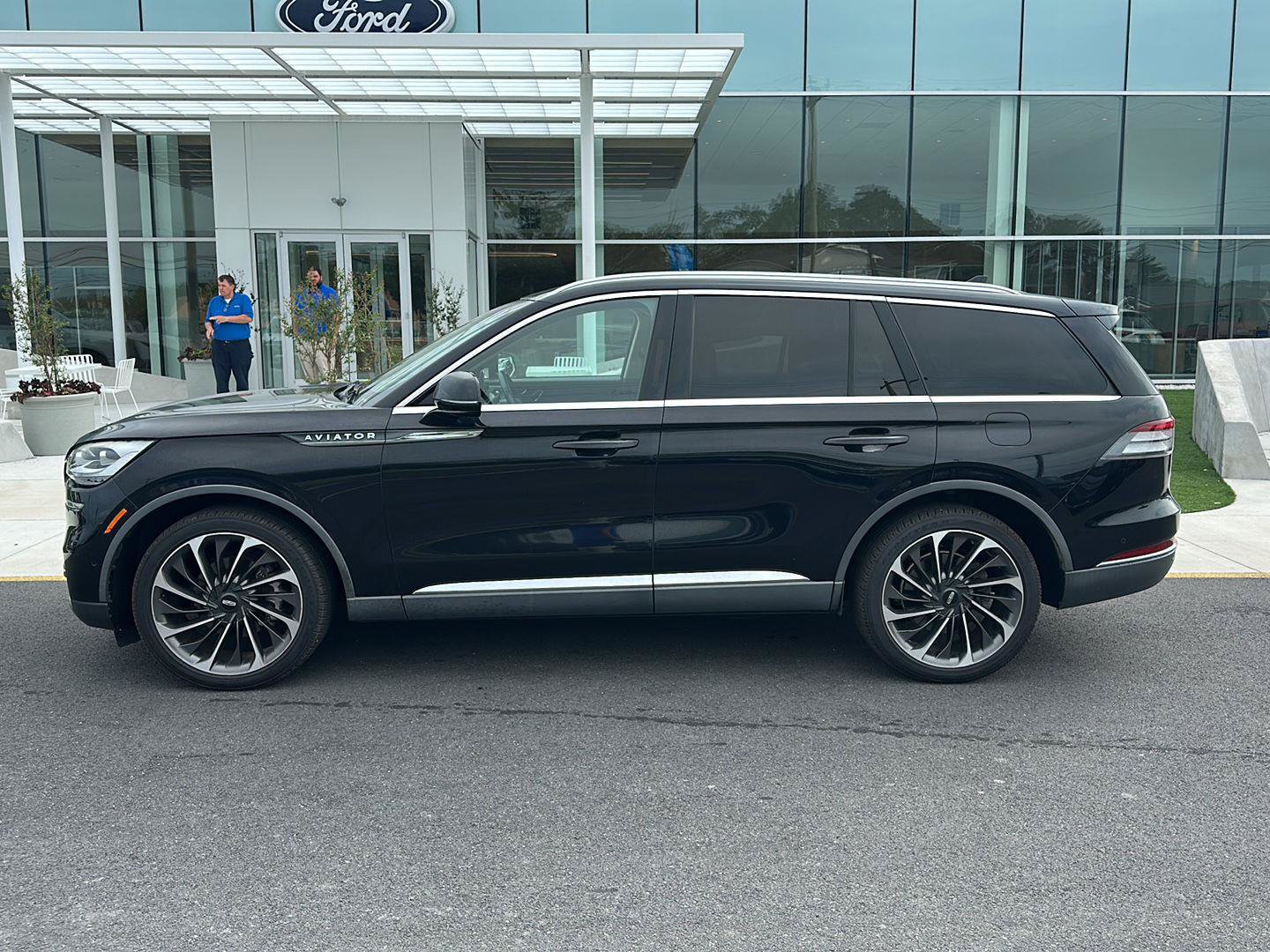 Used 2020 Lincoln Aviator Reserve w/ Equipment Group 202A AWD/4WD image 8