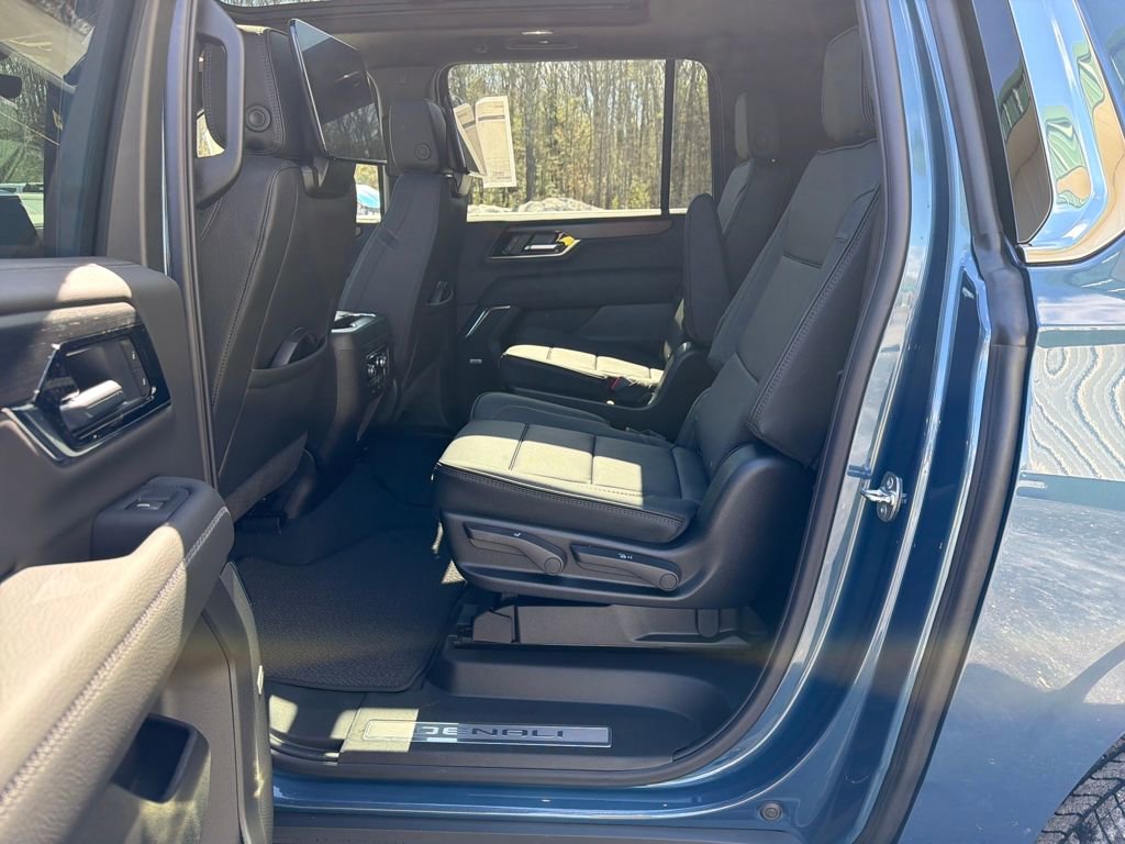 New 2026 GMC Yukon XL Denali w/ Denali Reserve Package image 22