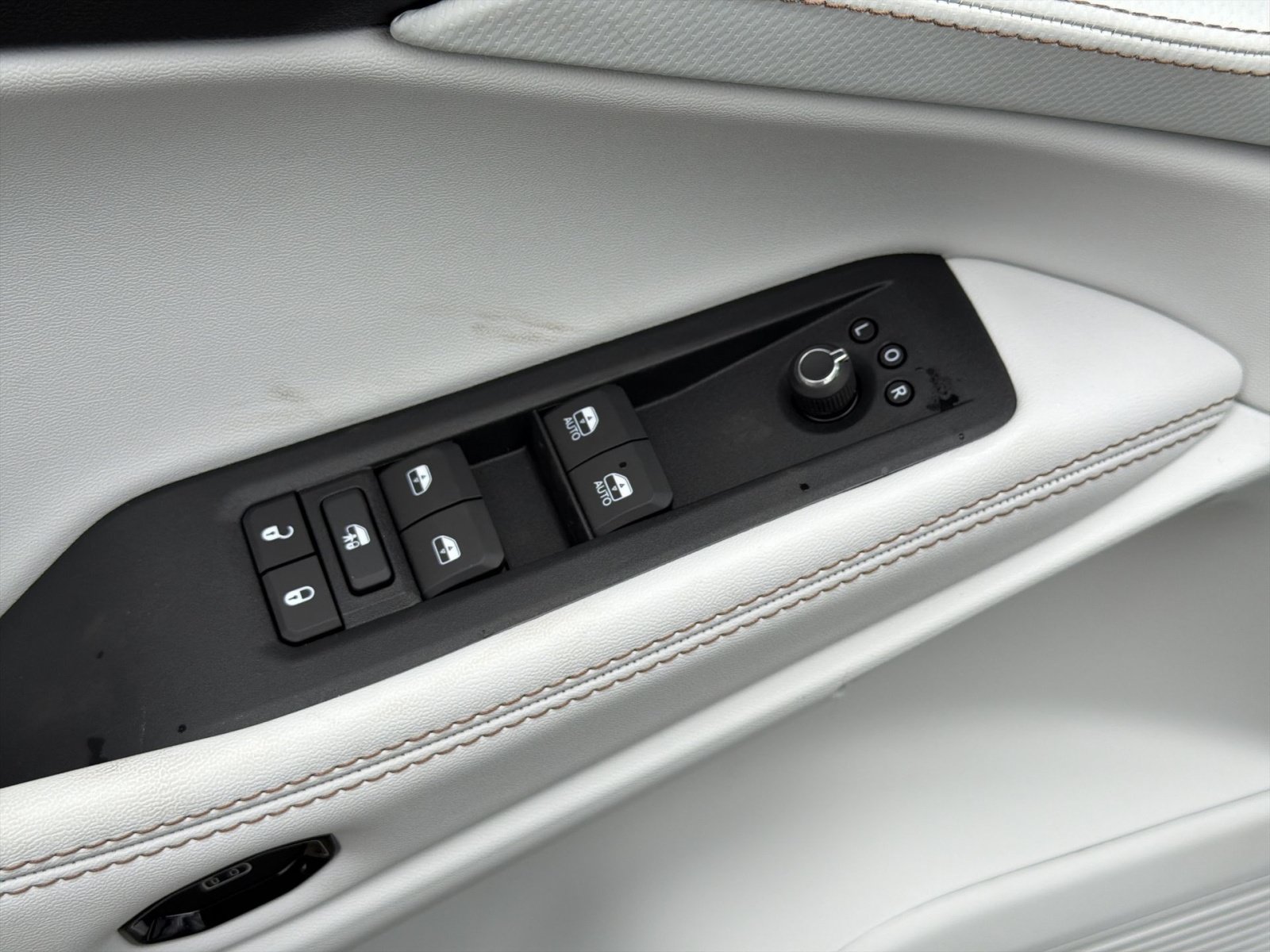 New 2026 Jeep Cherokee Limited AWD/4WD image 15