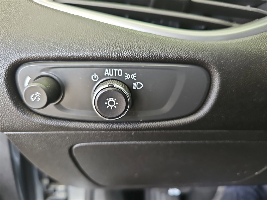 Used 2024 Chevrolet Malibu LT image 24