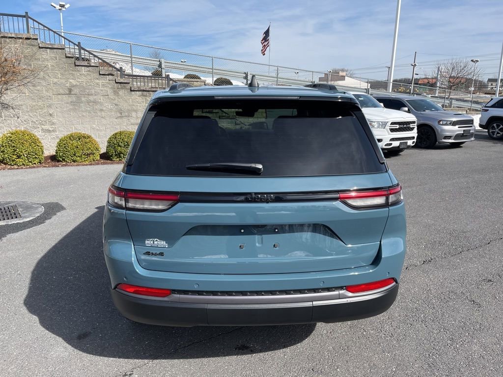 New 2026 Jeep Grand Cherokee Limited w/ Limited Altitude Package AWD/4WD image 8