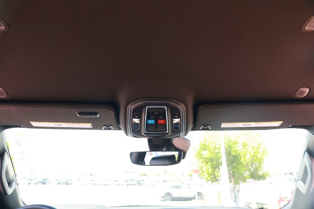 Used 2023 Jeep Wagoneer Series II AWD/4WD image 32