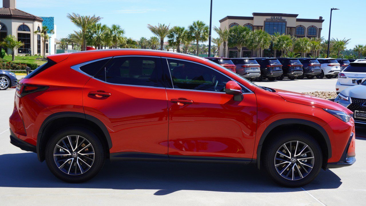 Used 2024 Lexus NX 250 FWD w/ Towing Package (2000 Lbs) image 4