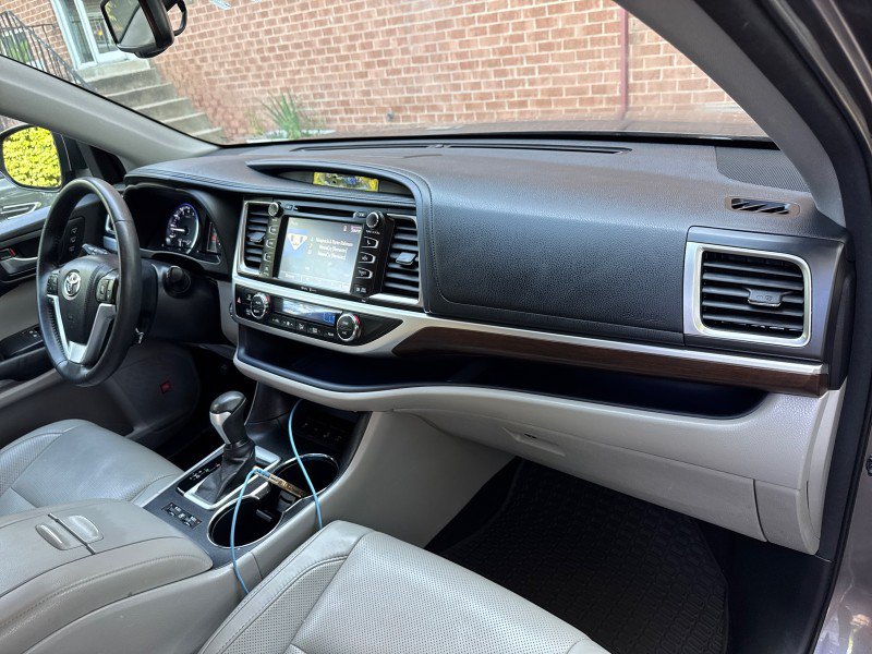 Used 2015 Toyota Highlander Limited AWD/4WD image 26