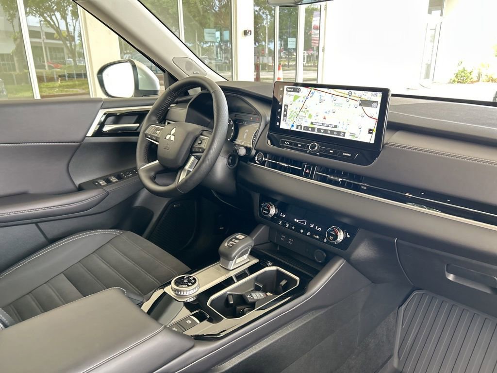 Used 2026 Mitsubishi Outlander SE FWD image 22