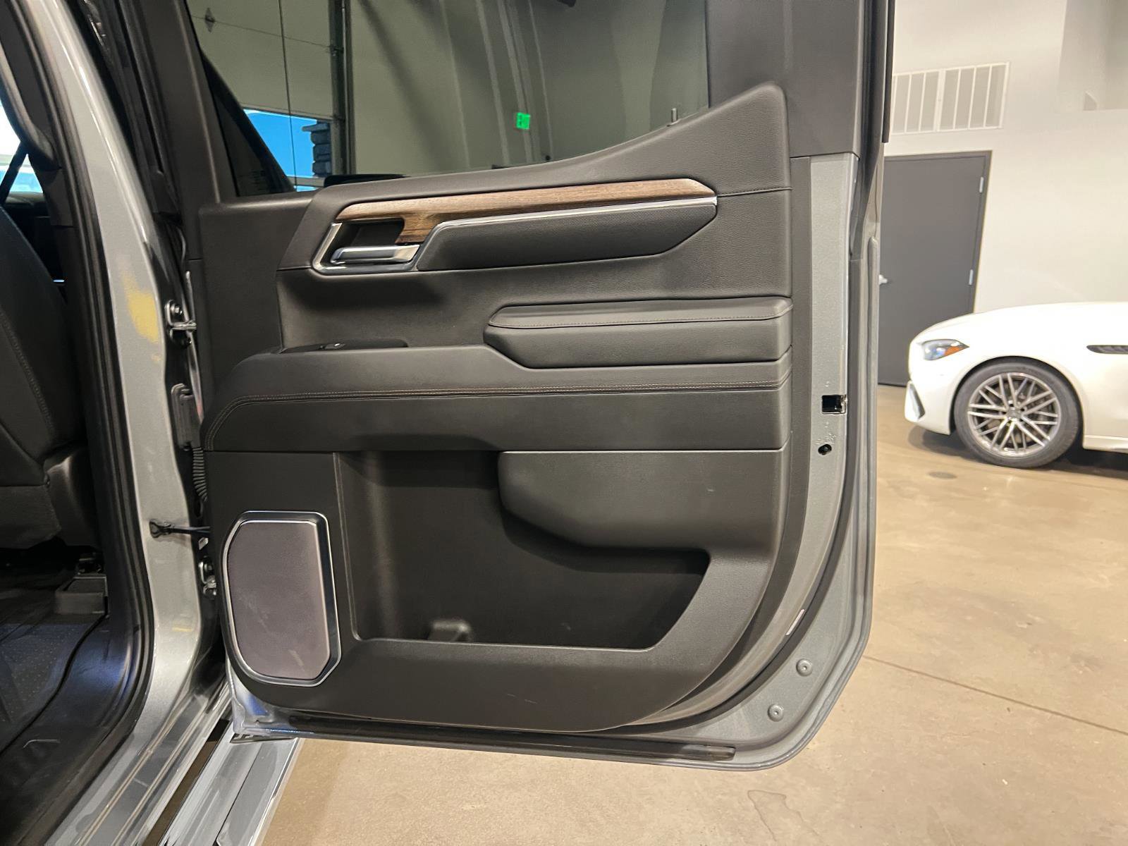 Used 2023 Chevrolet Silverado 1500 High Country w/ High Country Premium Package image 36