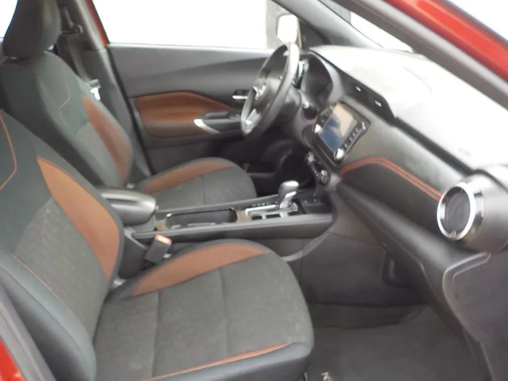 Used 2024 Nissan Kicks SR image 9