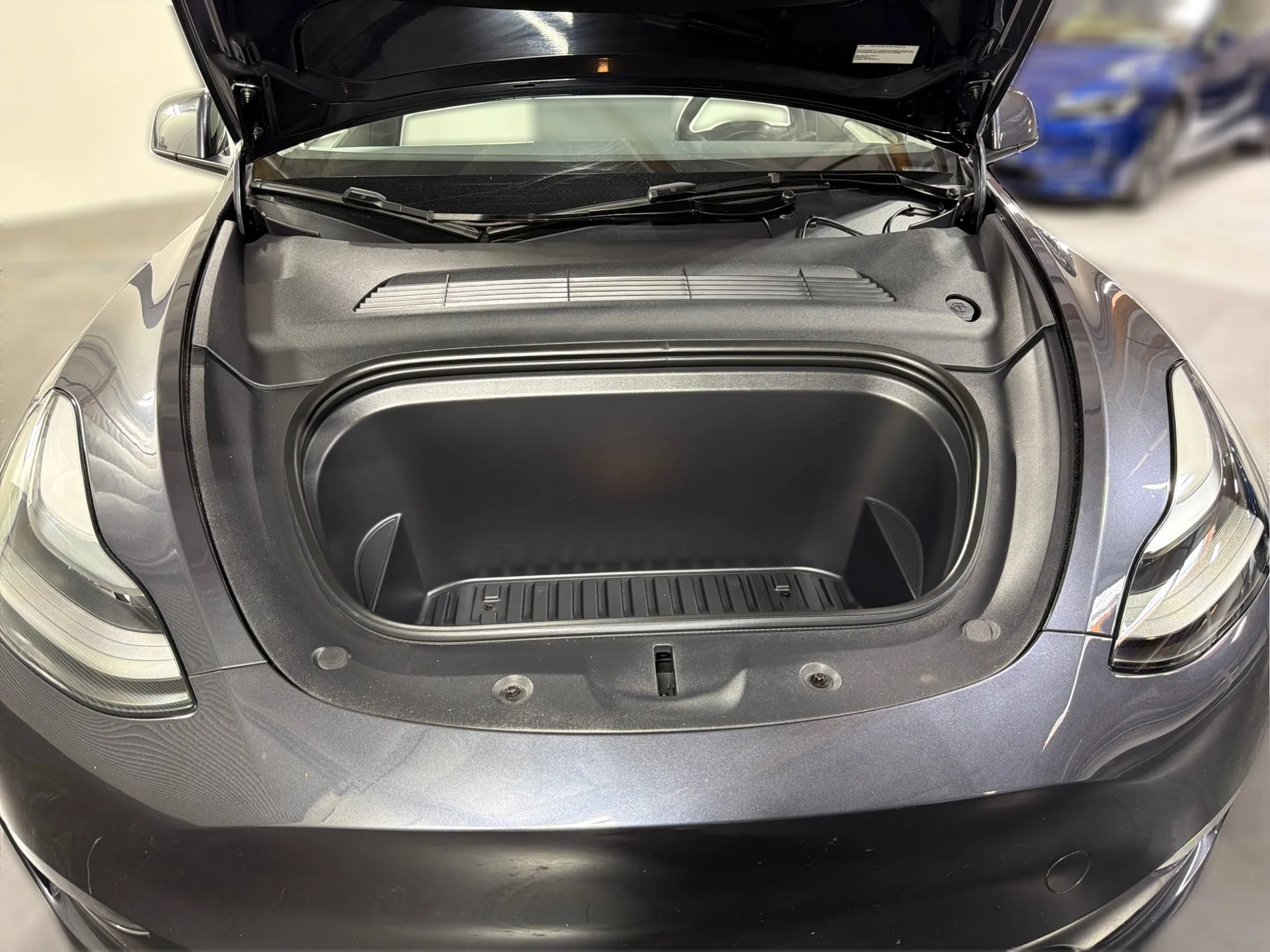 Used 2024 Tesla Model Y Long Range AWD/4WD image 16
