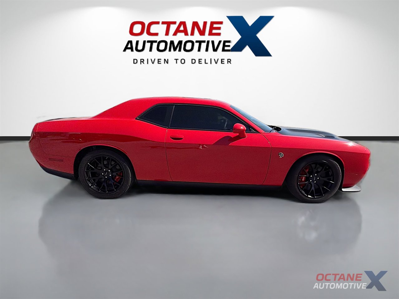 Used 2016 Dodge Challenger SRT Hellcat image 8