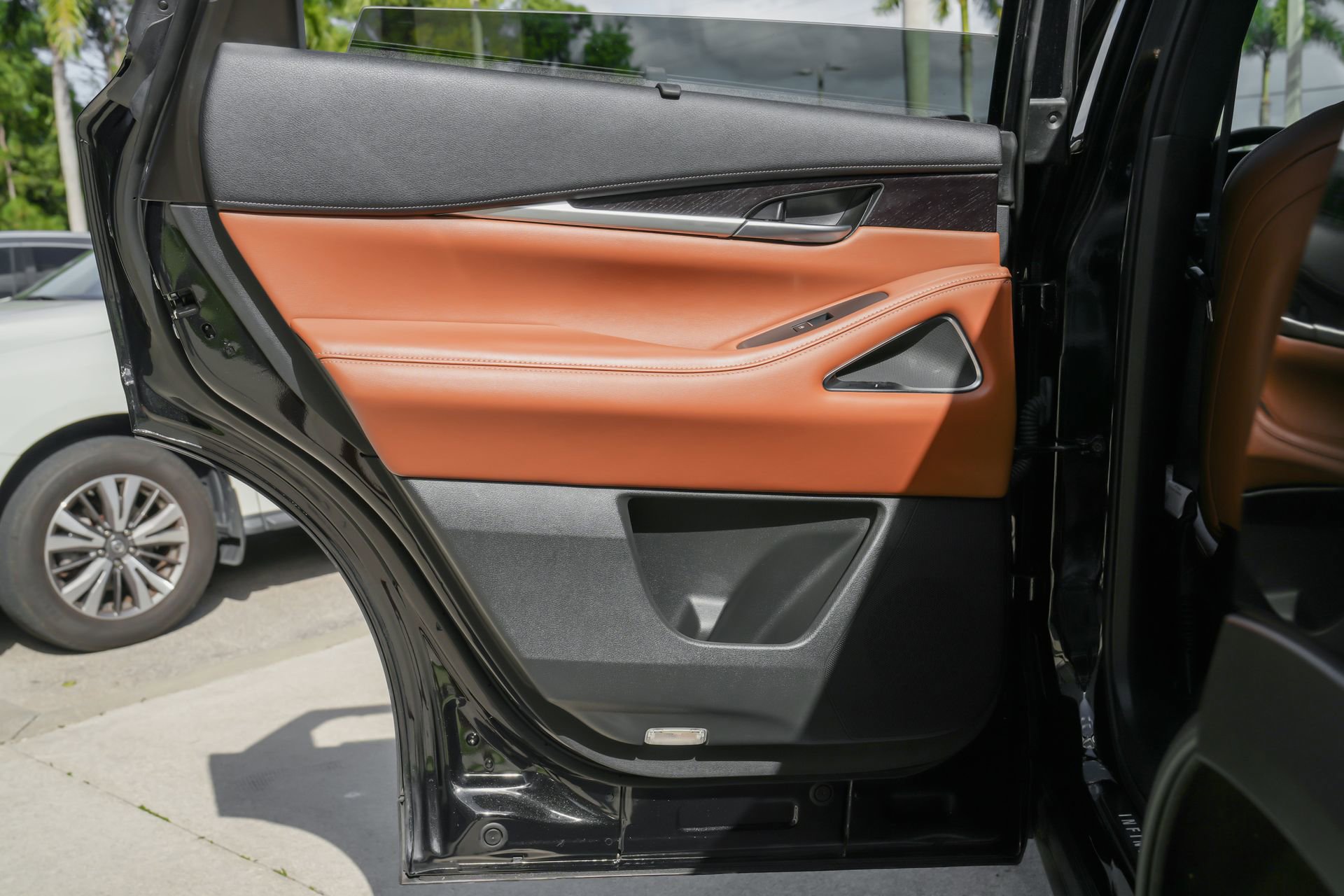 Used 2025 INFINITI QX60 Autograph w/ Cargo Package image 31