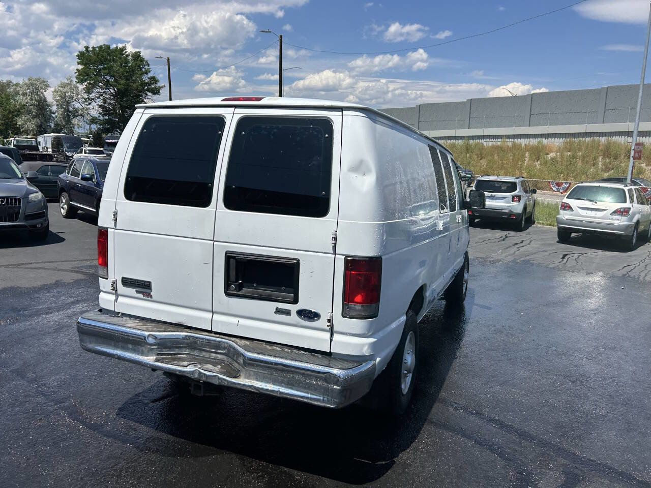 Used 2012 Ford E-250 and Econoline 250 w/ Commercial Cargo Van Pkg RWD image 12