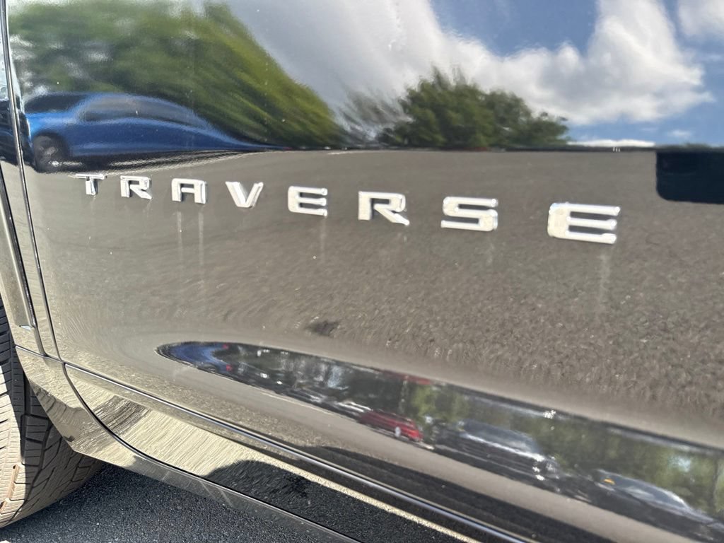 Used 2026 Chevrolet Traverse High Country w/ LPO, Floor Liner Package AWD/4WD image 14