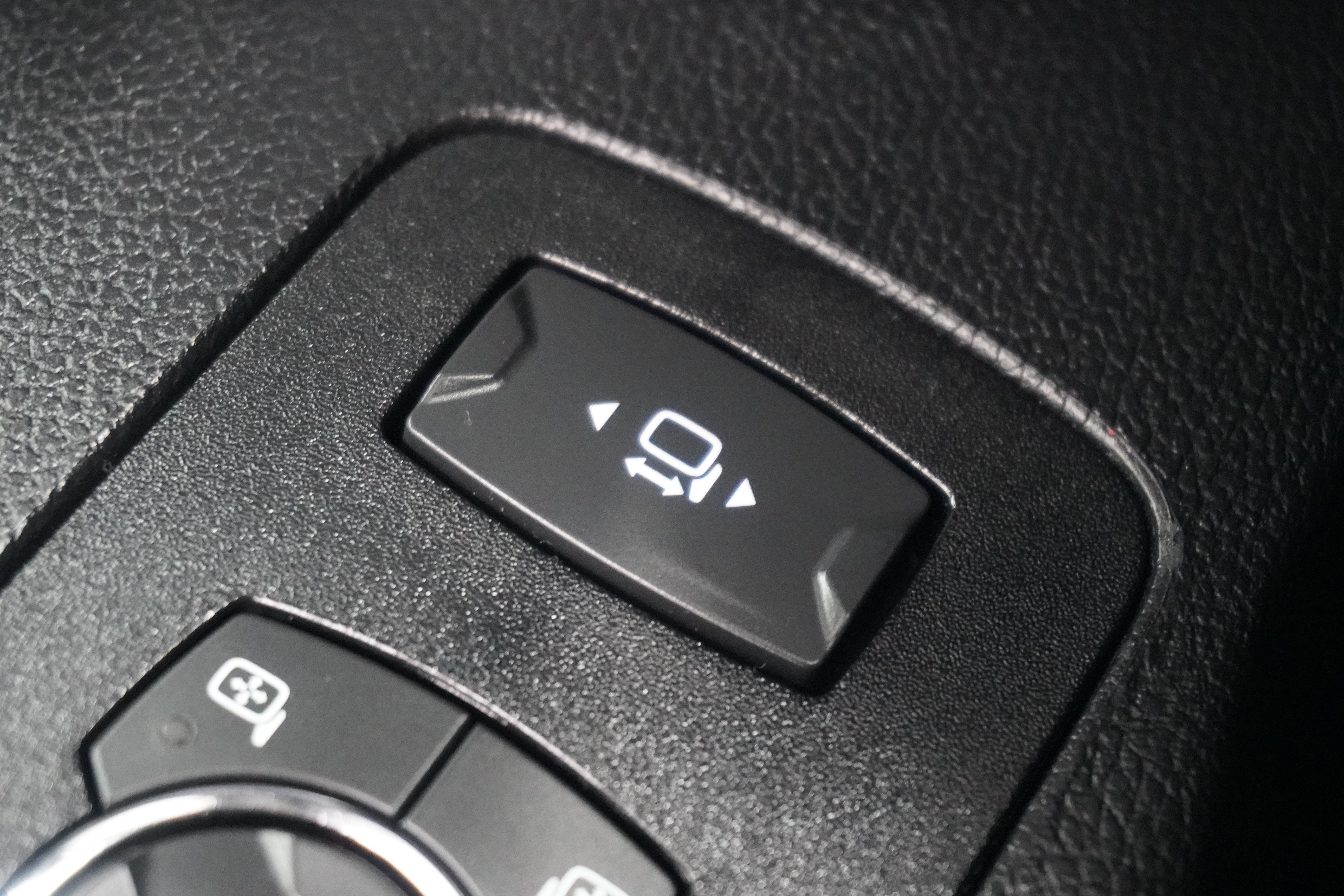 Used 2021 Ford F250 Lariat w/ Tremor Off-Road Package AWD/4WD image 30
