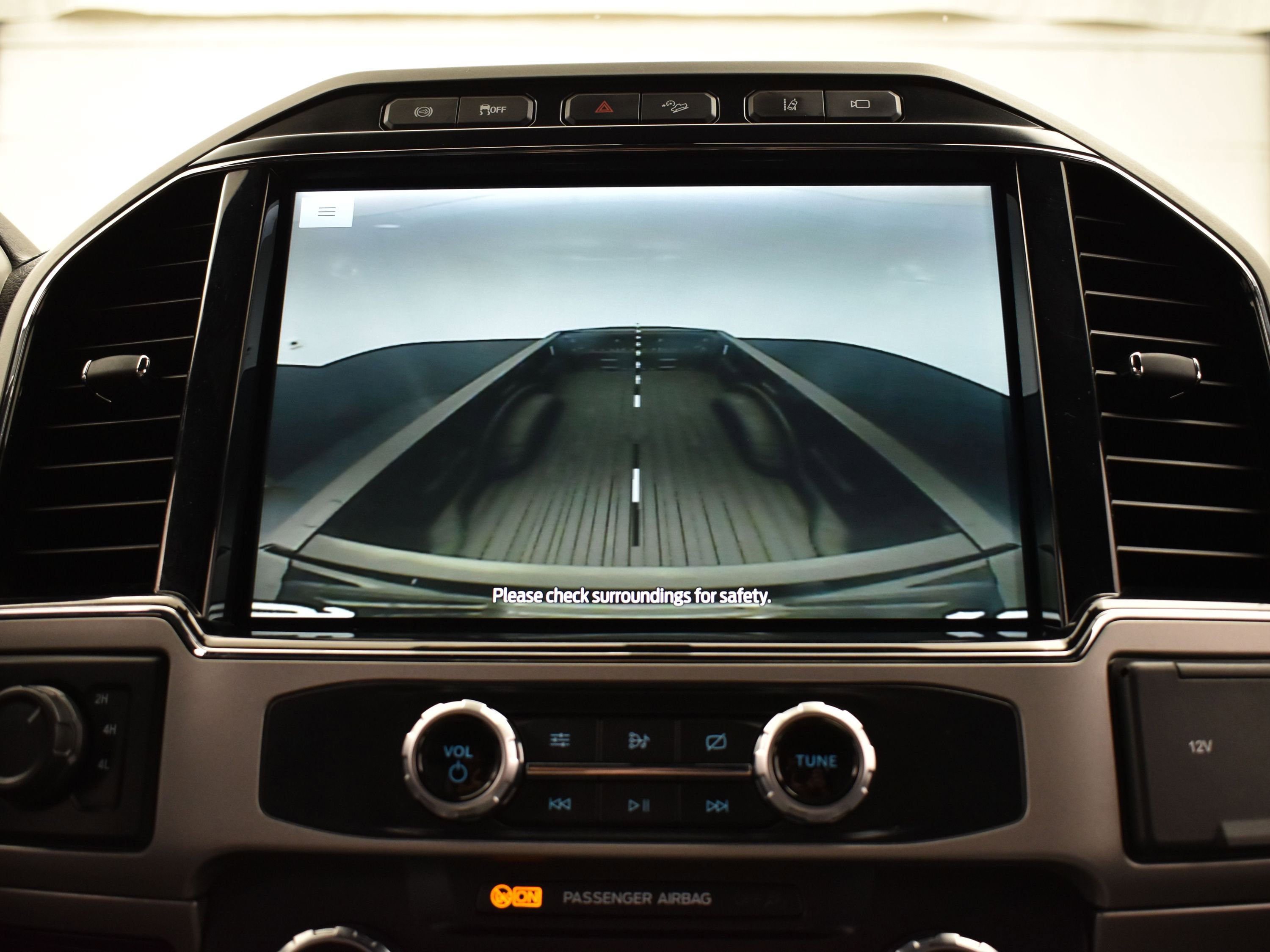 Used 2022 Ford F250 Lariat w/ Black Appearance Package image 31