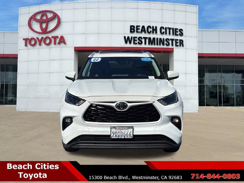 Used 2022 Toyota Highlander XLE FWD image 4