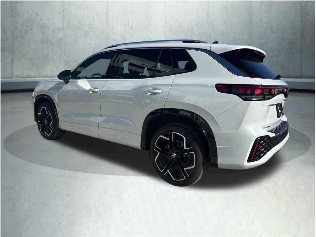 New 2026 Volkswagen Tiguan SEL R-Line image 3