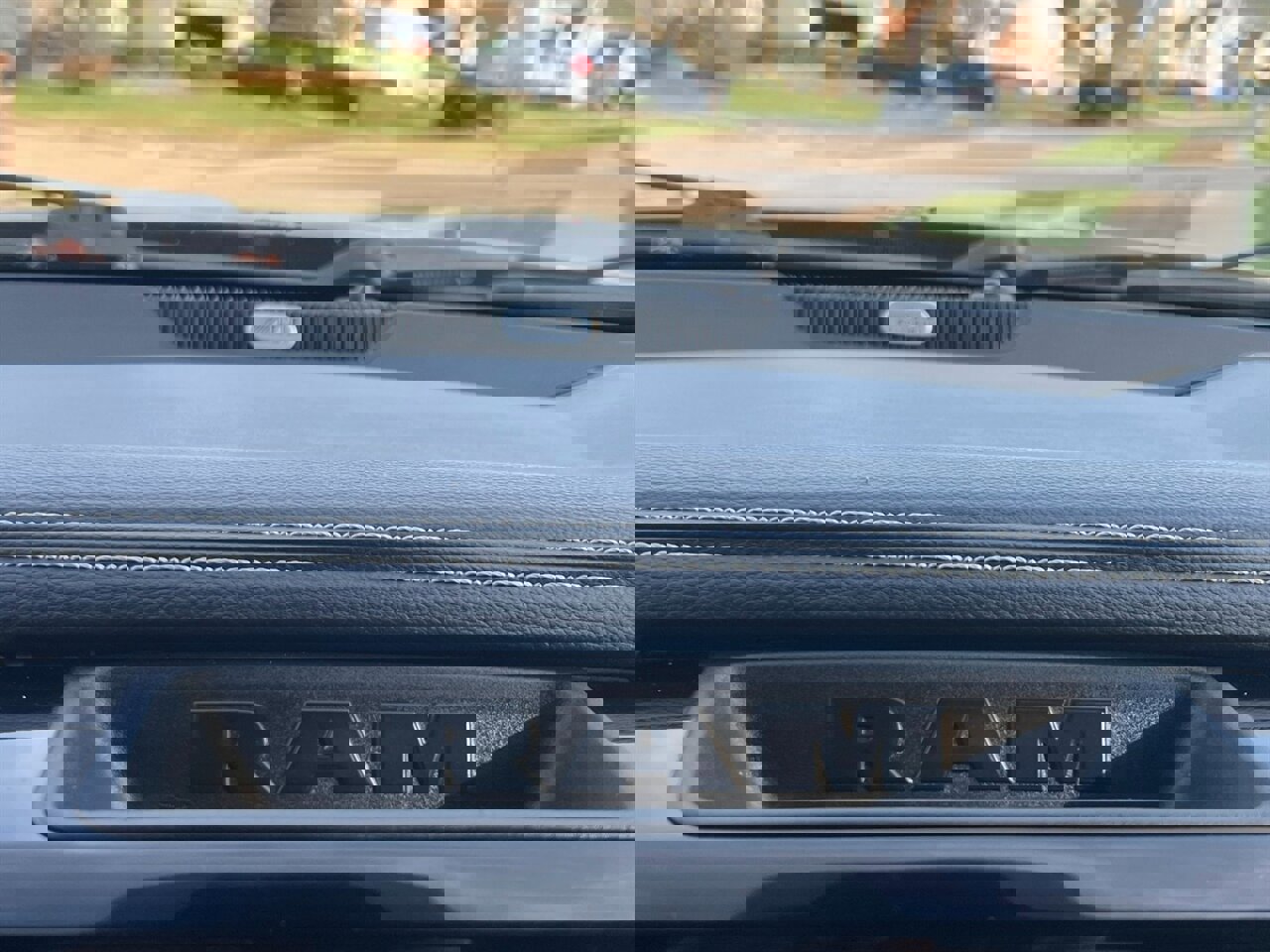 Used 2013 RAM 1500 Sport w/ Sport Premium Group image 32