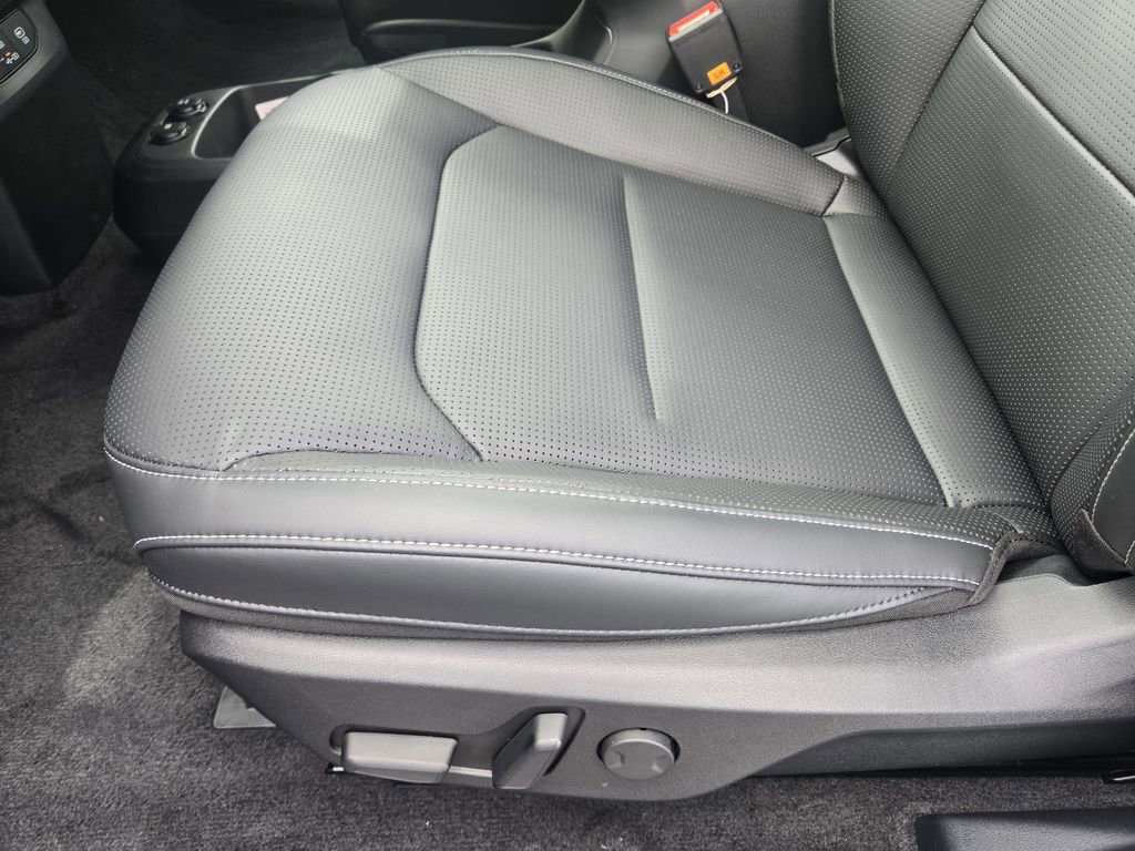 New 2025 Kia EV6 Wind RWD image 17