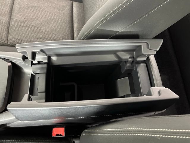 Certified 2025 Nissan Rogue SV FWD image 29