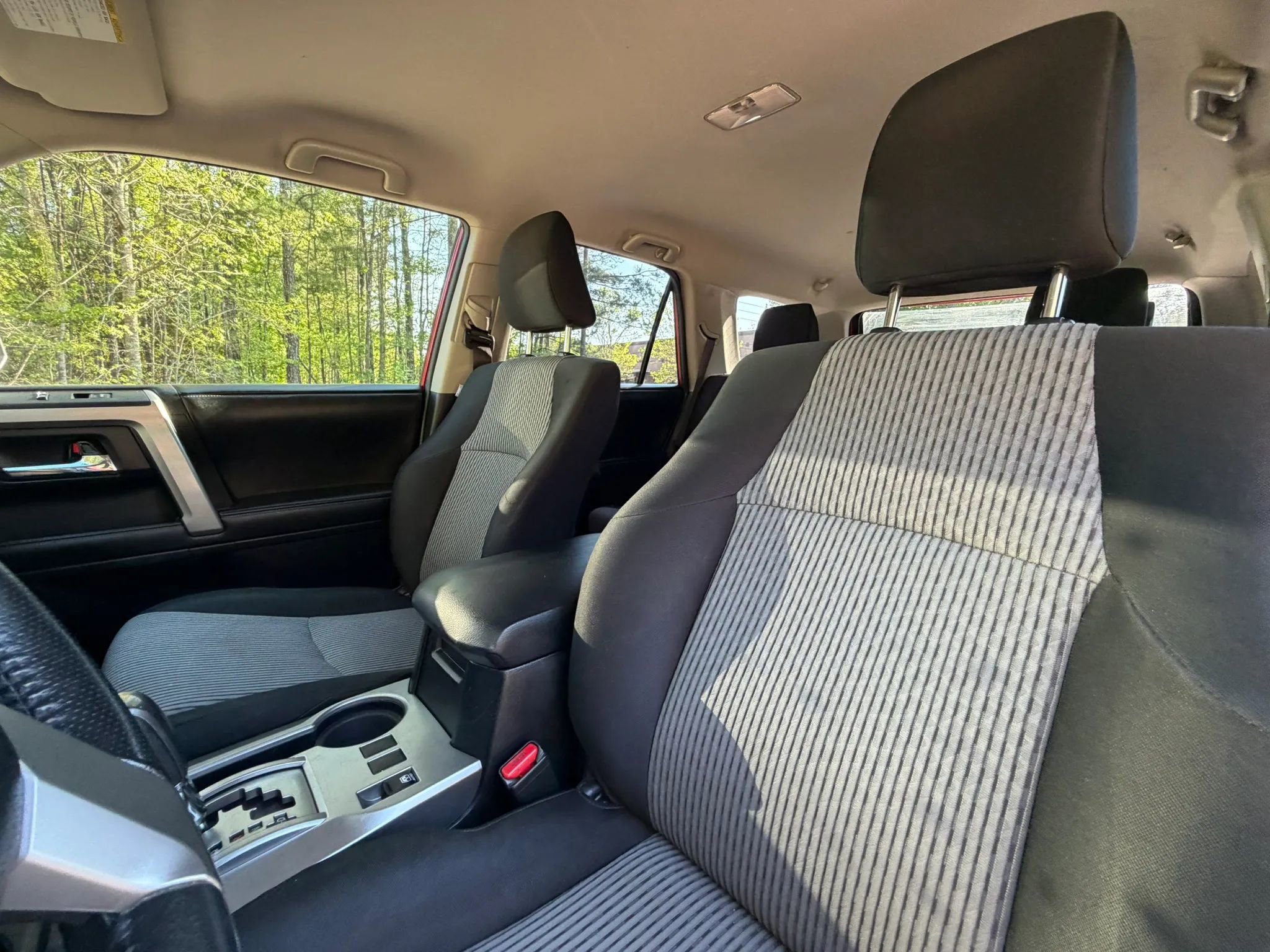 Used 2014 Toyota 4Runner SR5 AWD/4WD image 10