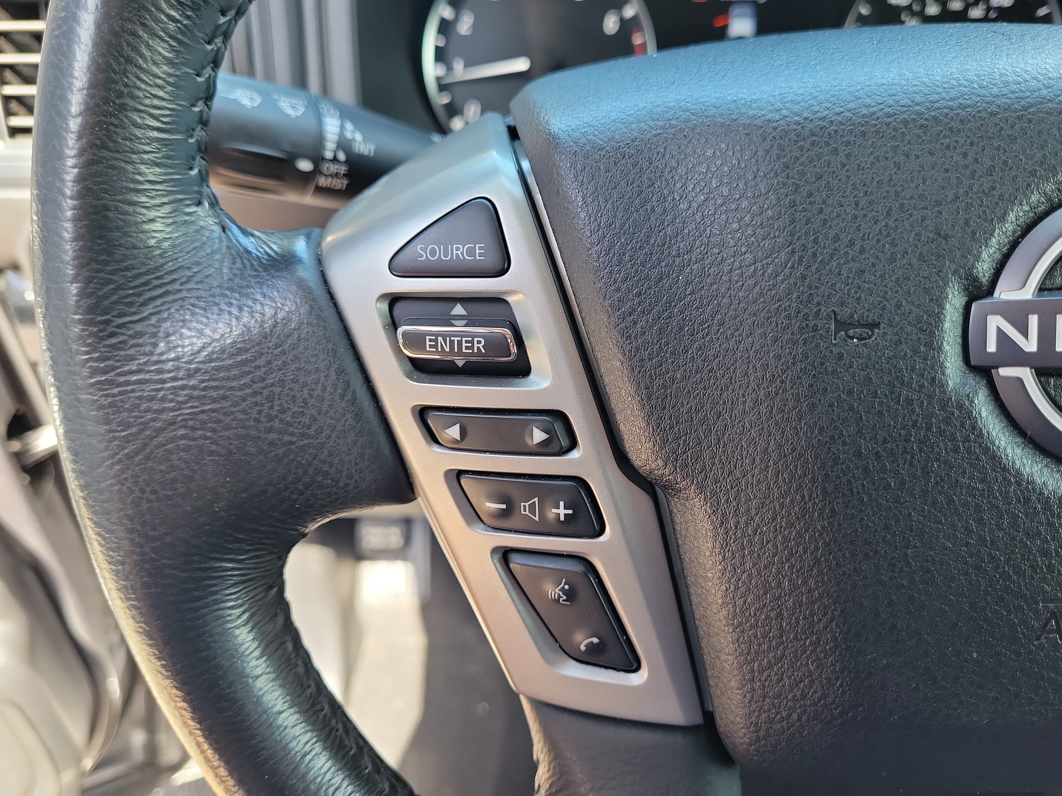 Certified 2024 Nissan Titan SV w/ SV Convenience Package RWD image 16