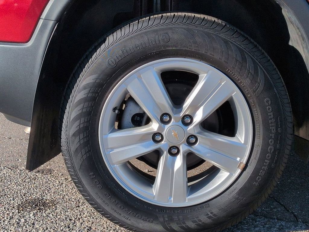 Used 2022 Chevrolet Trax LT w/ LT Convenience Package image 16