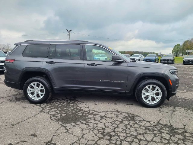Used 2023 Jeep Grand Cherokee L Limited AWD/4WD image 5