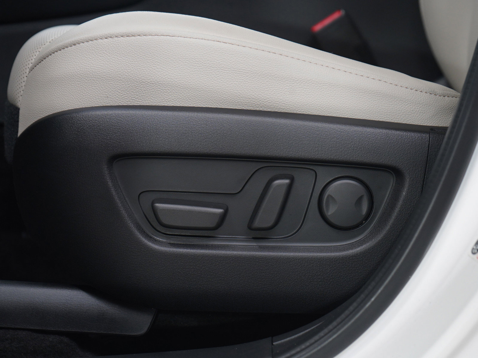 Certified 2025 MAZDA CX-90 Plug-In Hybrid w/Premium Sport image 23