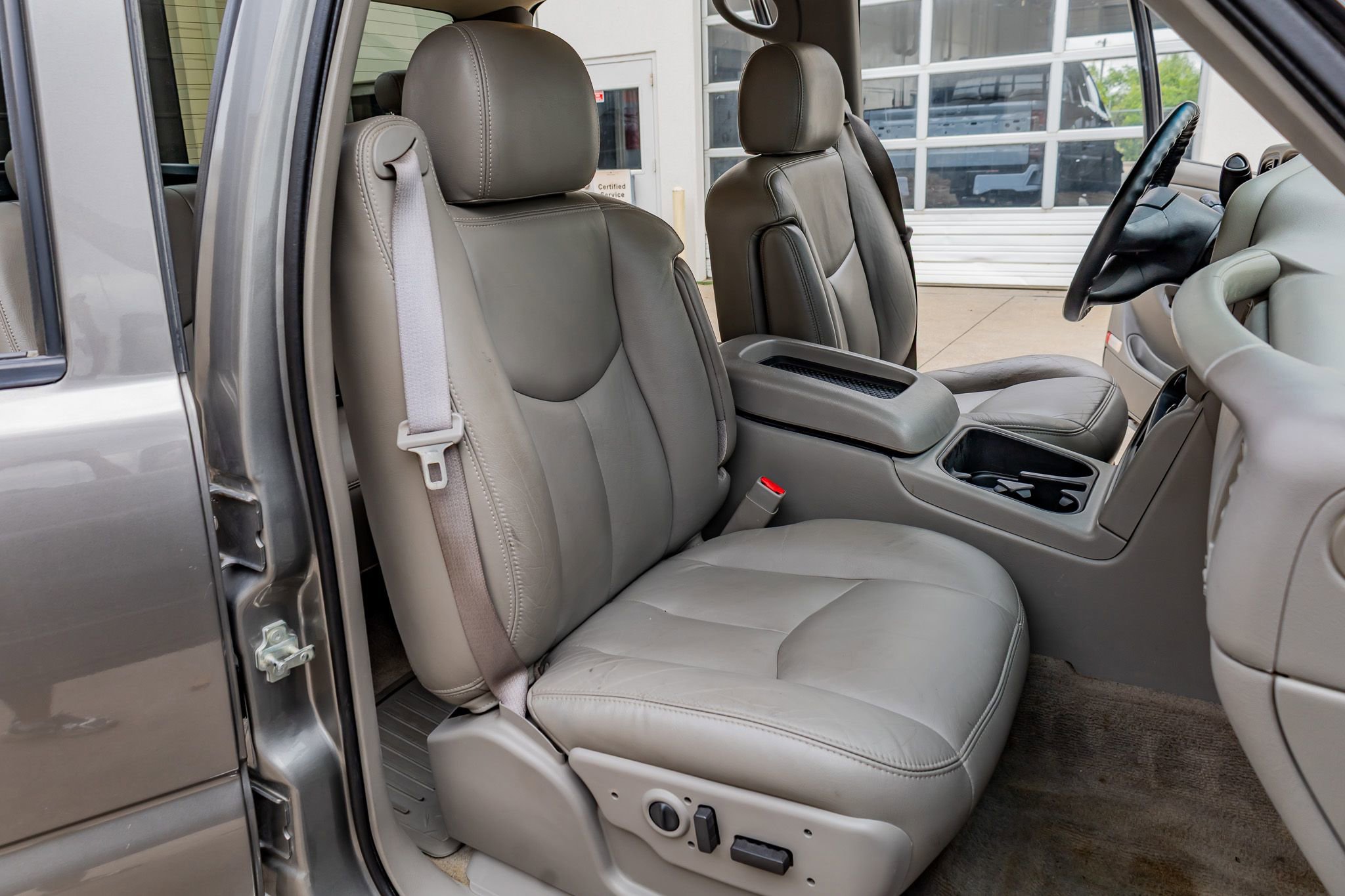 Used 2007 GMC Sierra 3500 SLT w/ Heavy-Duty Power Package image 29