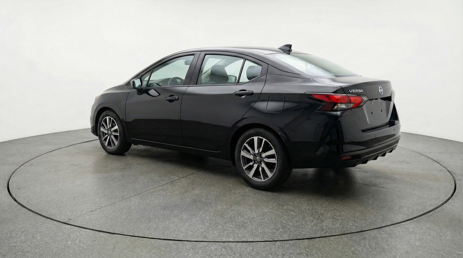 Used 2025 Nissan Versa SV image 6