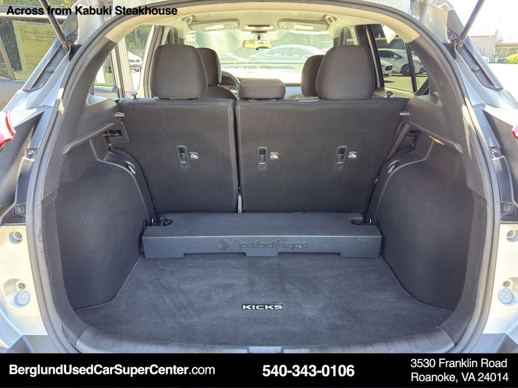 Used 2020 Nissan Kicks SR w/ Exterior Package image 13