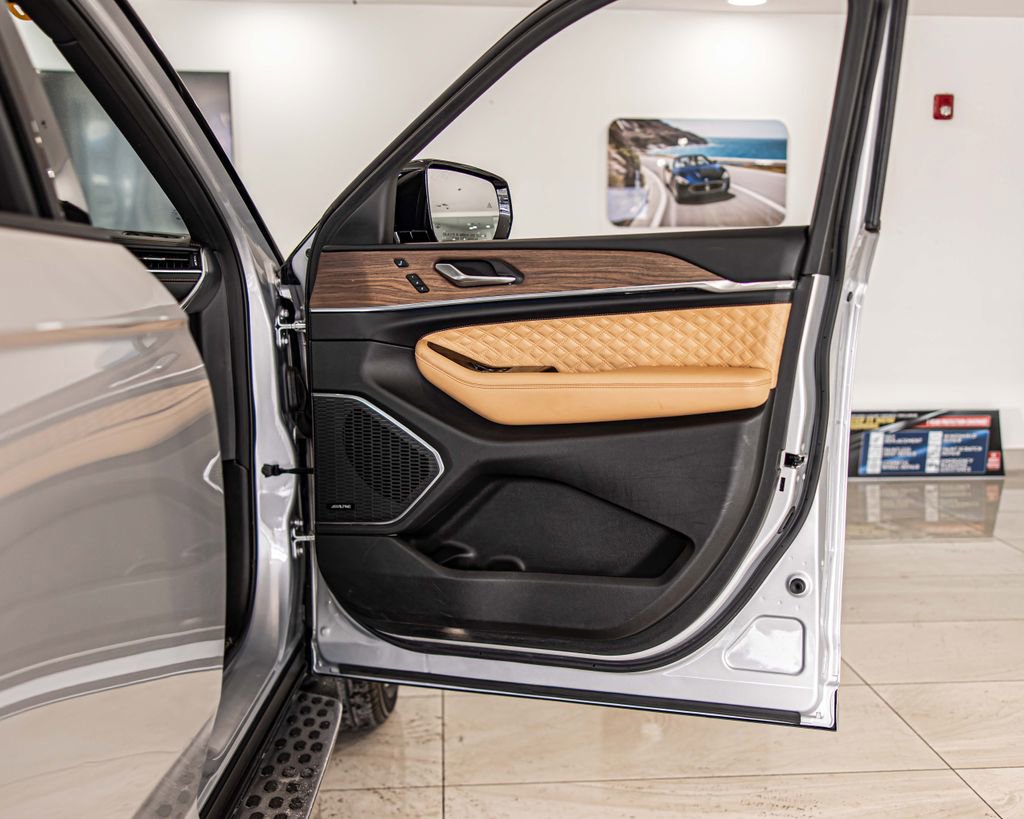 Used 2021 Jeep Grand Cherokee L Summit w/ Advanced Protech Group IV AWD/4WD image 46