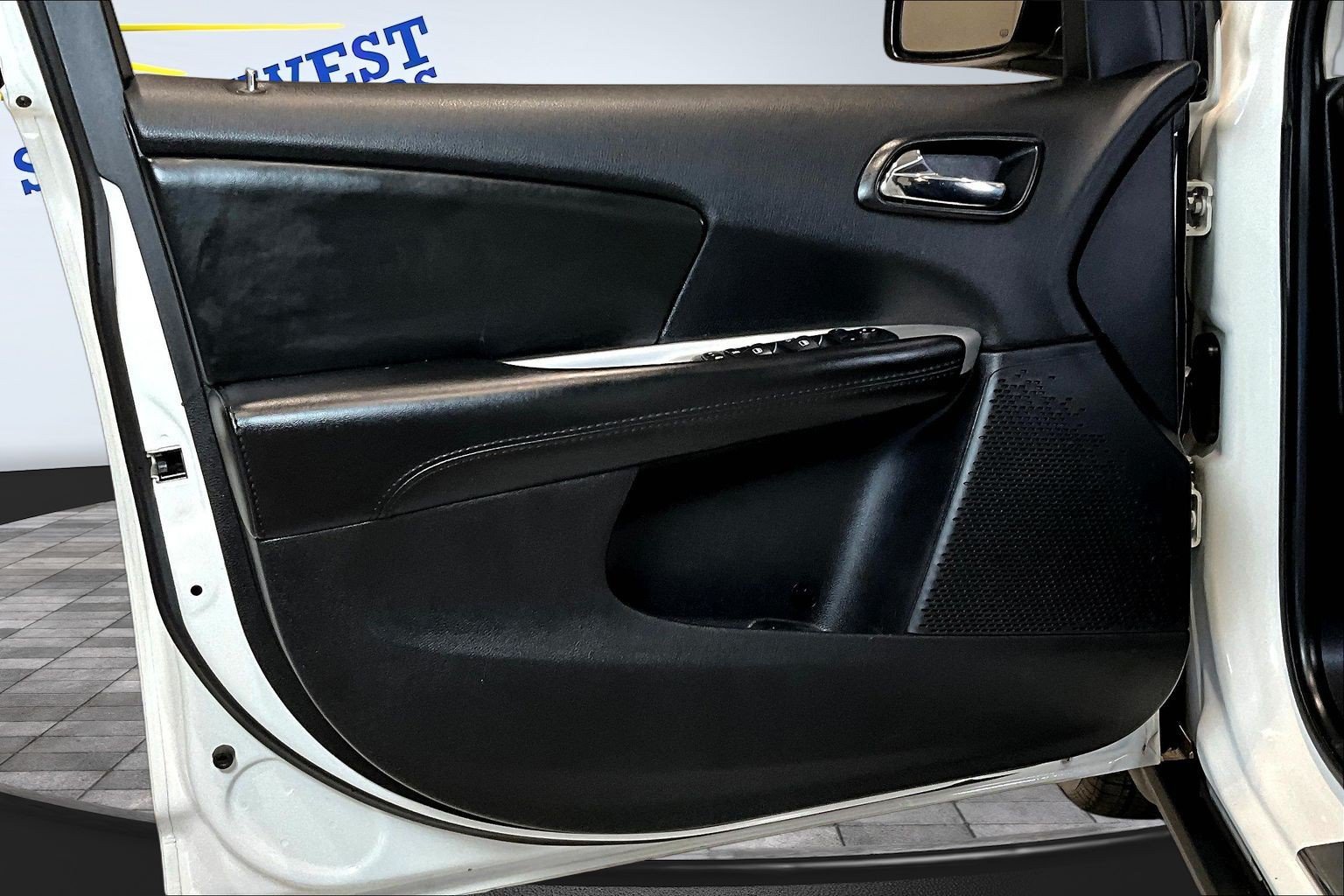 Used 2019 Dodge Journey SE w/ Connectivity Group FWD image 19