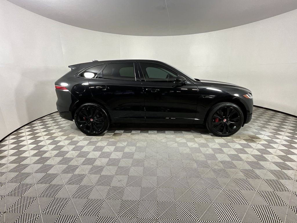 Used 2022 Jaguar F-PACE S image 5