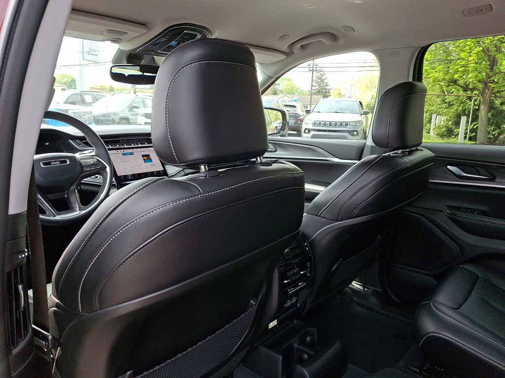 Certified 2023 Jeep Grand Cherokee L Limited AWD/4WD image 21
