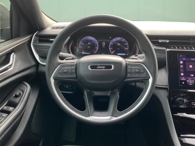 Used 2025 Jeep Grand Cherokee L Laredo AWD/4WD image 29