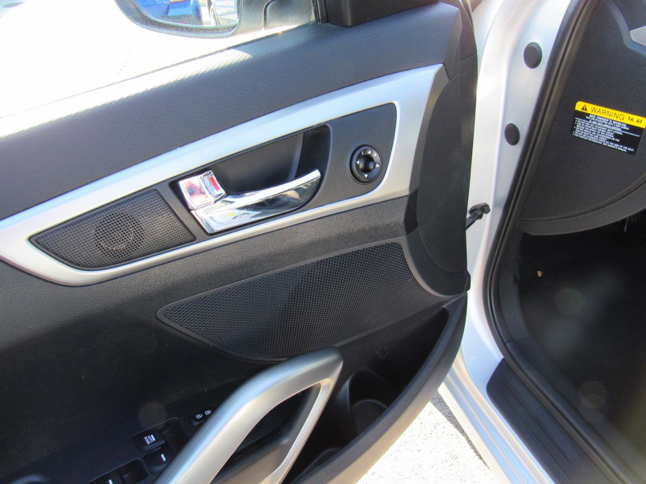 Used 2013 Hyundai Veloster image 14