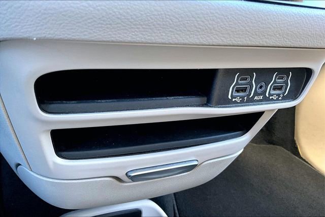Used 2024 Chrysler Voyager LX image 16