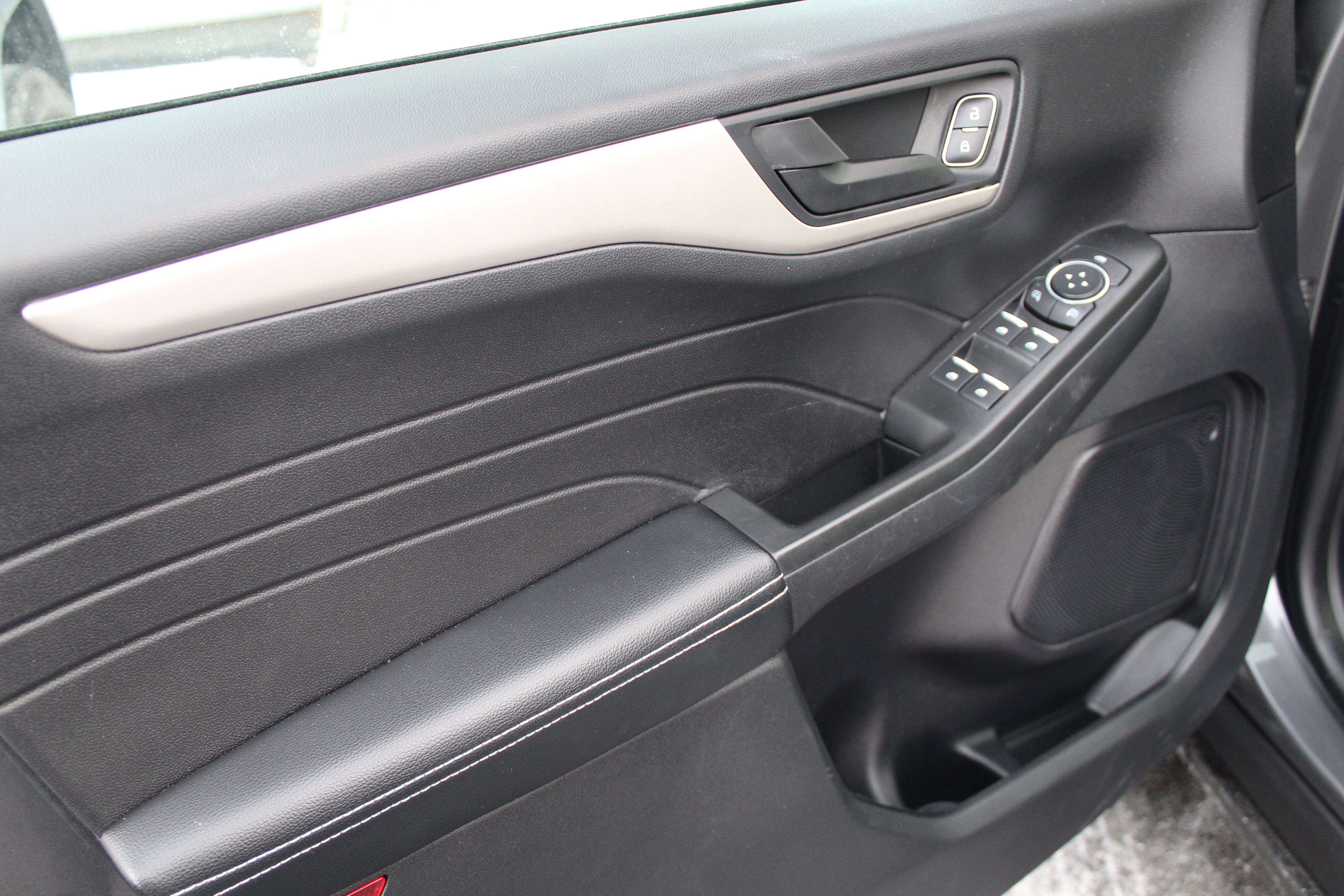 Used 2022 Ford Escape SE w/ Convenience Package image 7