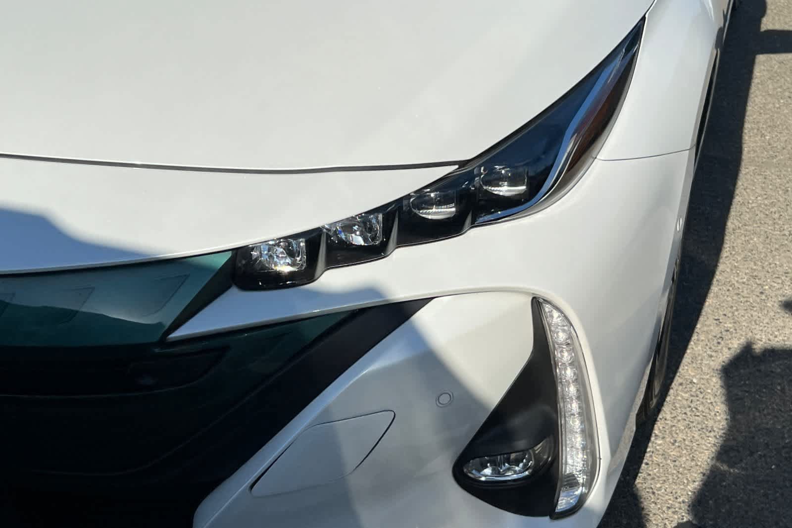 Used 2017 Toyota Prius Prime Advanced FWD image 11