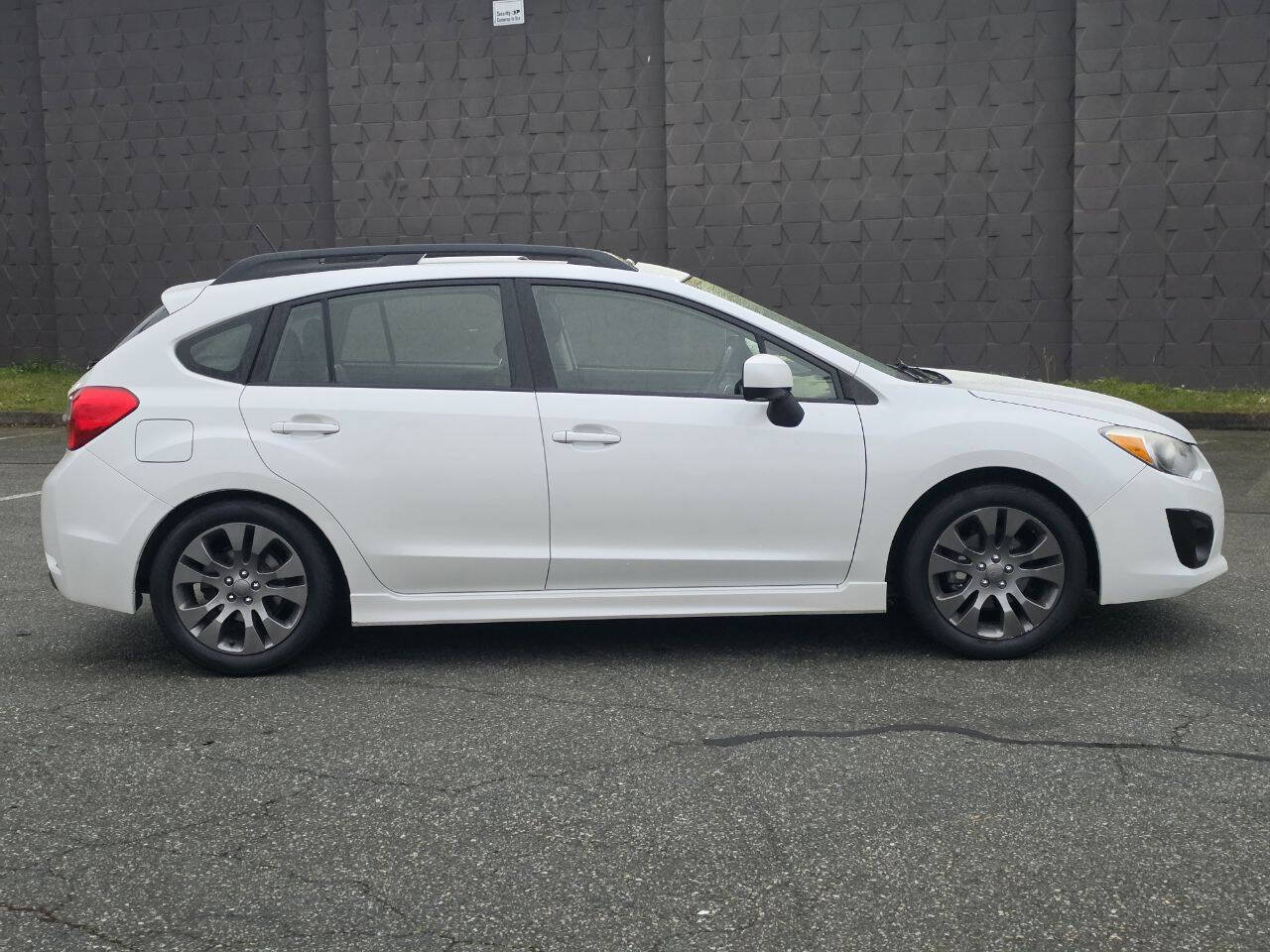 Used 2014 Subaru Impreza 2.0i Sport Limited AWD/4WD image 4