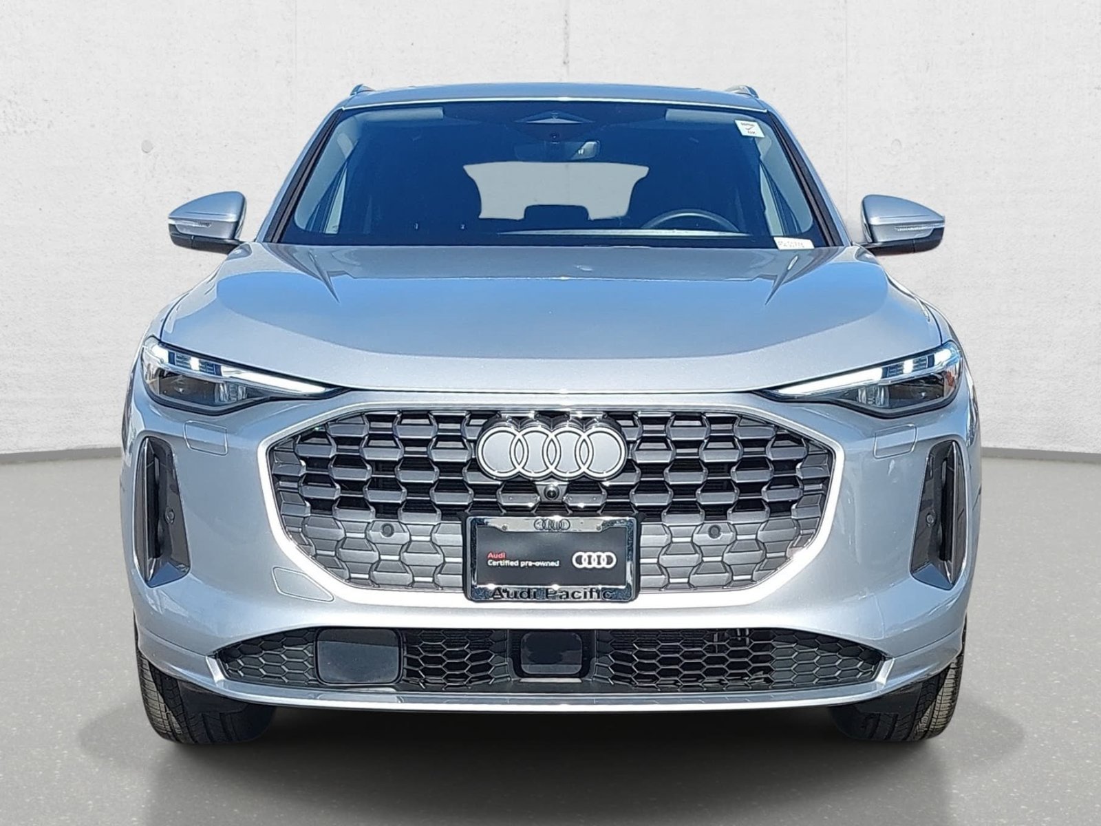 Certified 2025 Audi Q5 Premium w/ Premium Plus AWD/4WD image 2