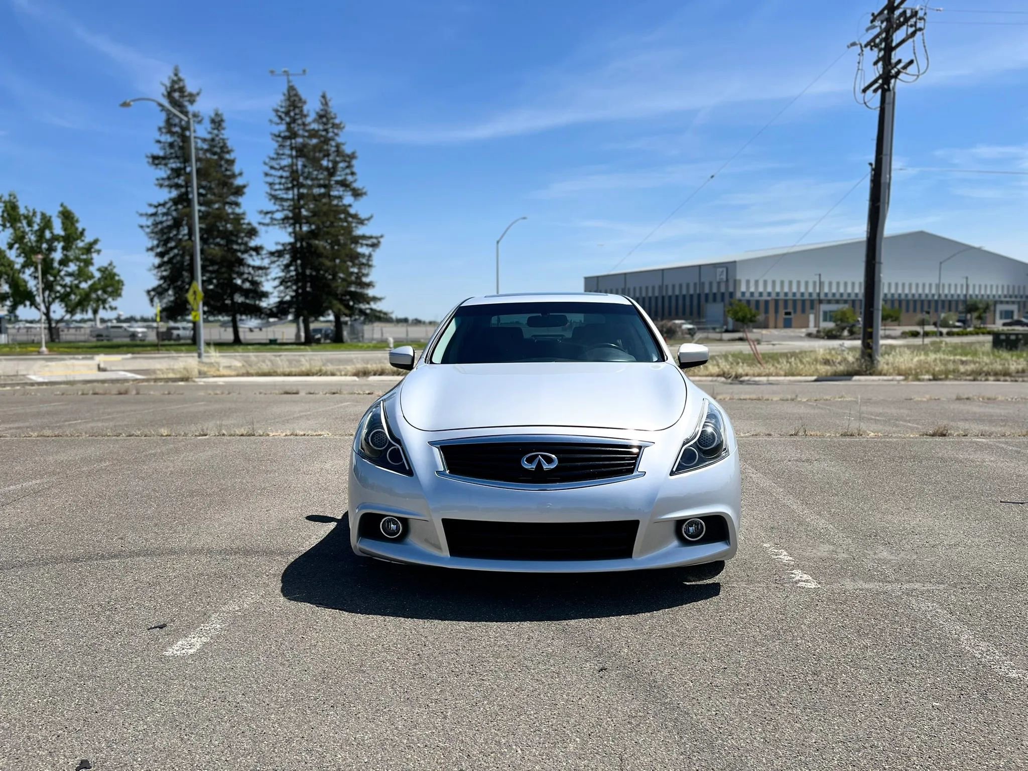 Used 2015 INFINITI Q40 w/ Navigation Package RWD image 2