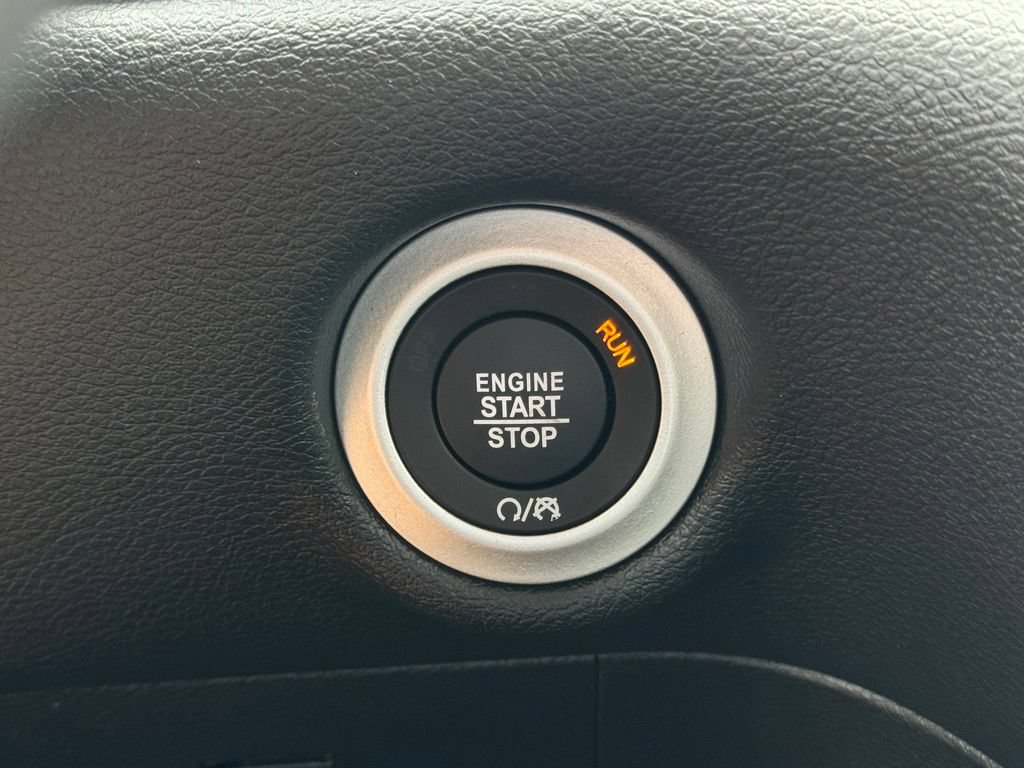 New 2027 Chrysler Pacifica Select FWD image 24