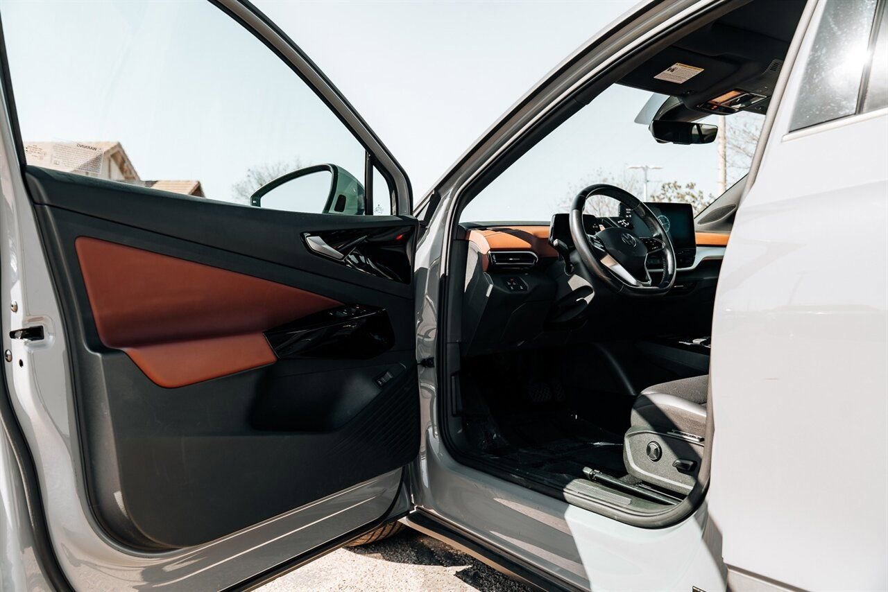 Used 2021 Volkswagen ID.4 Pro S w/ ID.4 Protection Package image 17