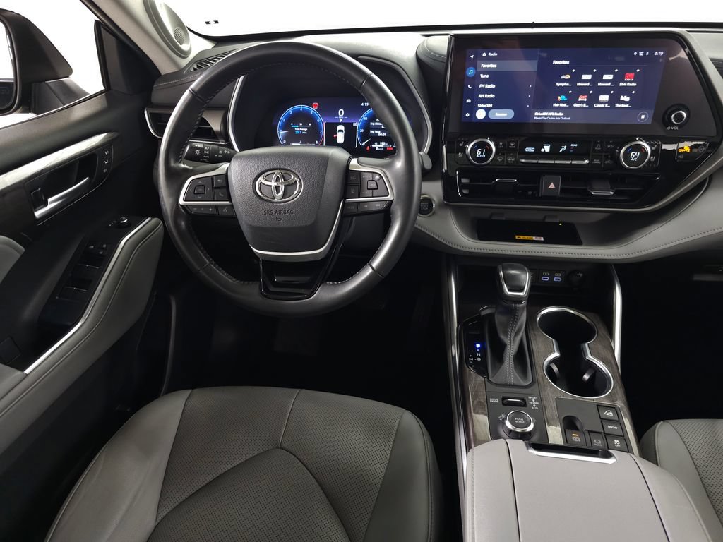 Used 2023 Toyota Highlander Limited AWD/4WD image 20