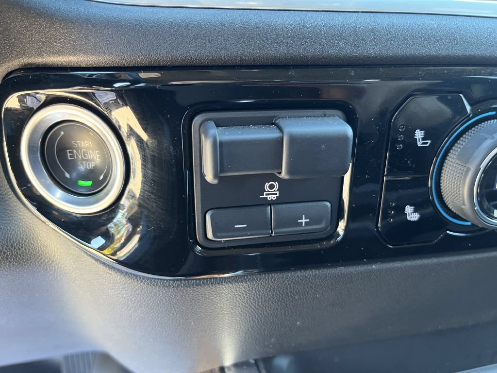 Used 2025 Chevrolet Silverado 2500 LT w/ Trail Boss Package AWD/4WD image 28