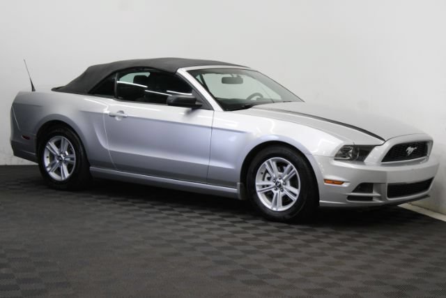 Used 2014 Ford Mustang Convertible w/ Equipment Group 102A RWD image 3
