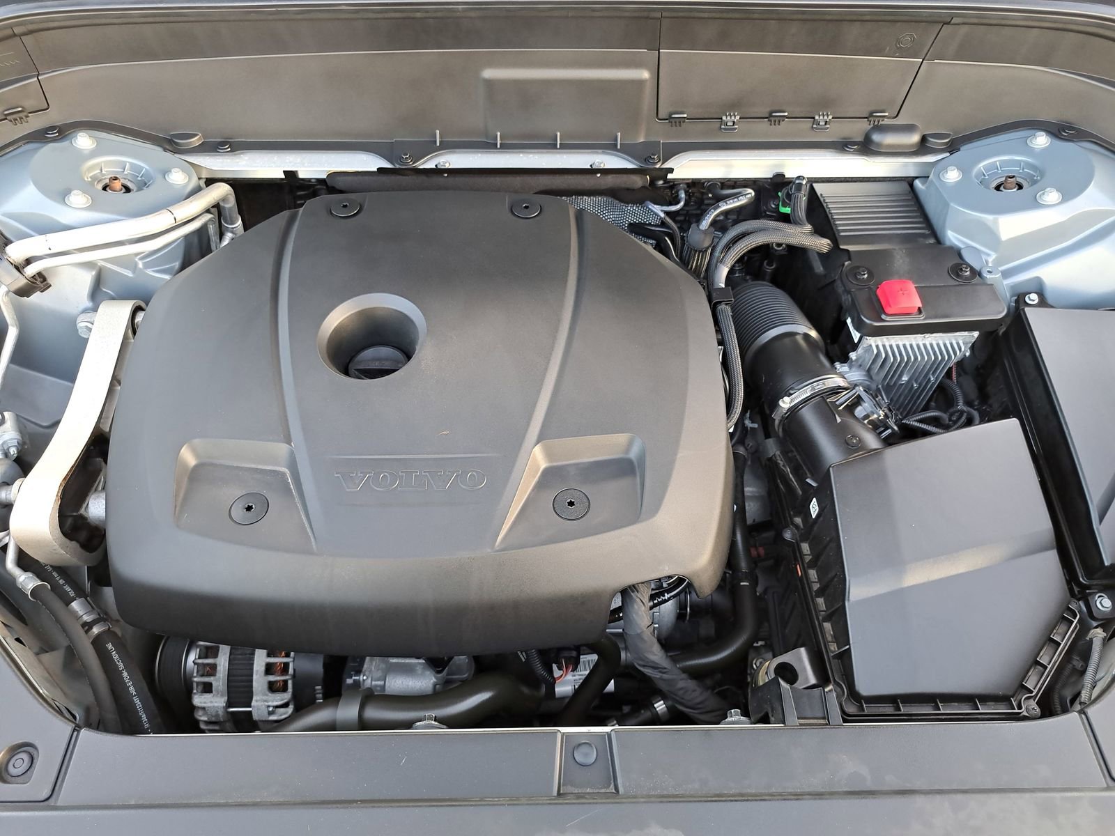 Used 2022 Volvo XC90 T5 Momentum image 35