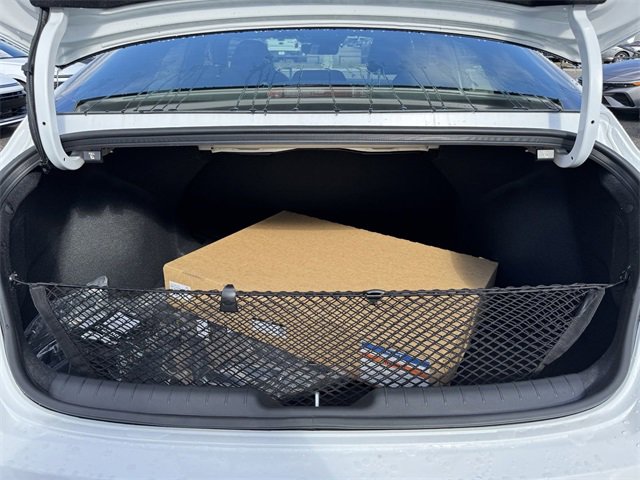 New 2025 Hyundai Elantra SEL image 8